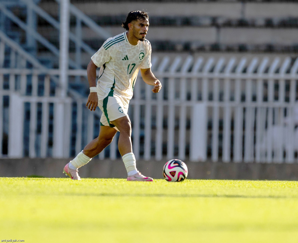 فوز «الصقور»