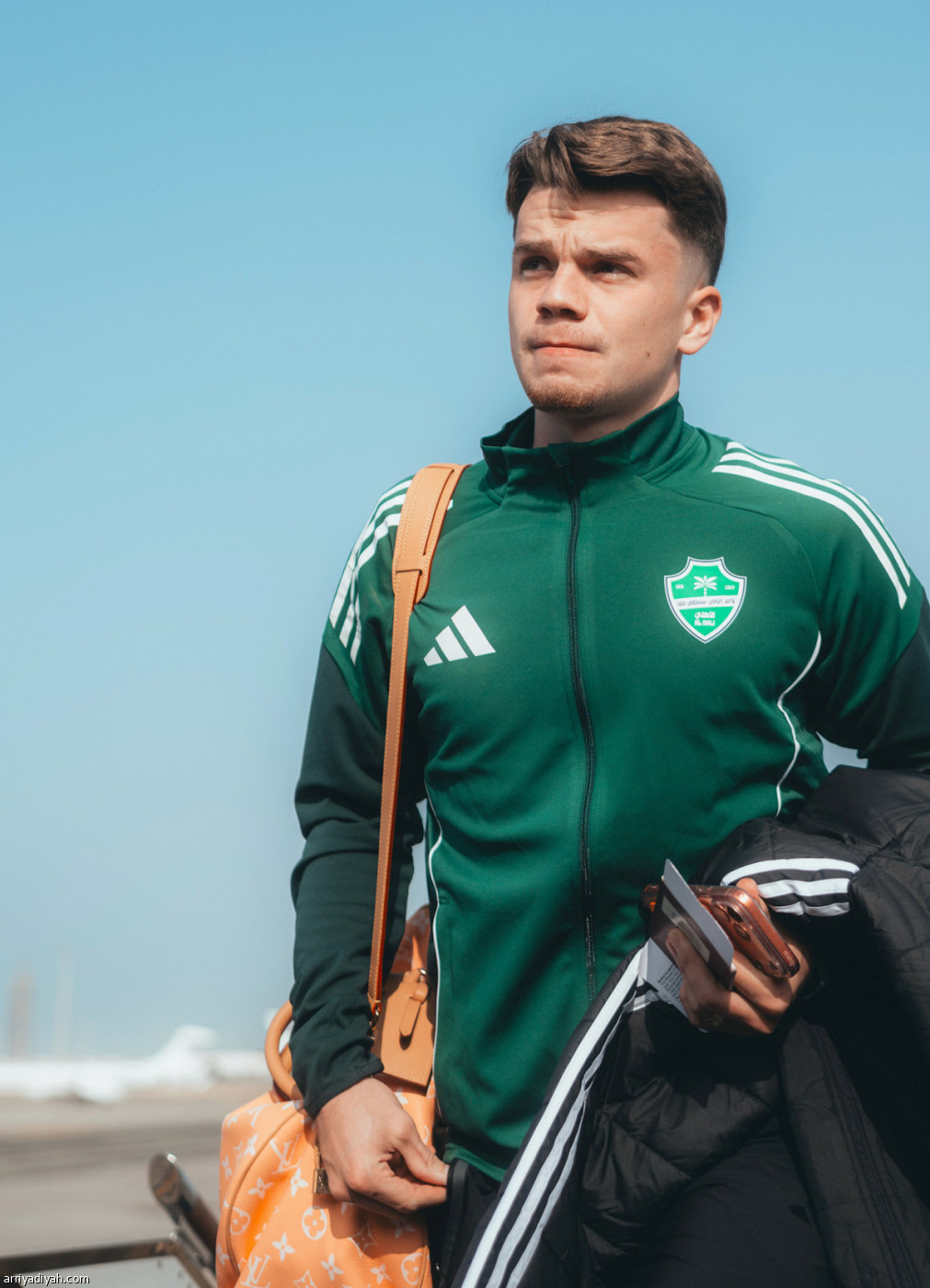 الأهلي يغادر