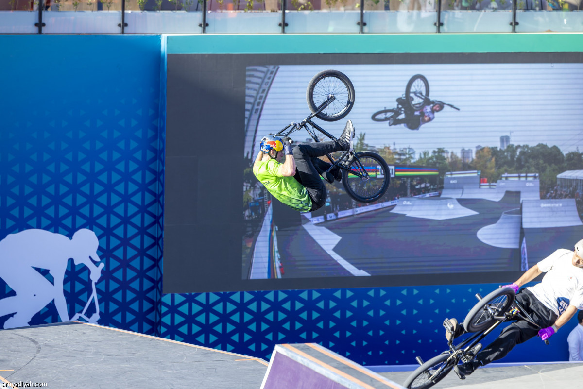 الدراجات الحضرية.. تستعرض