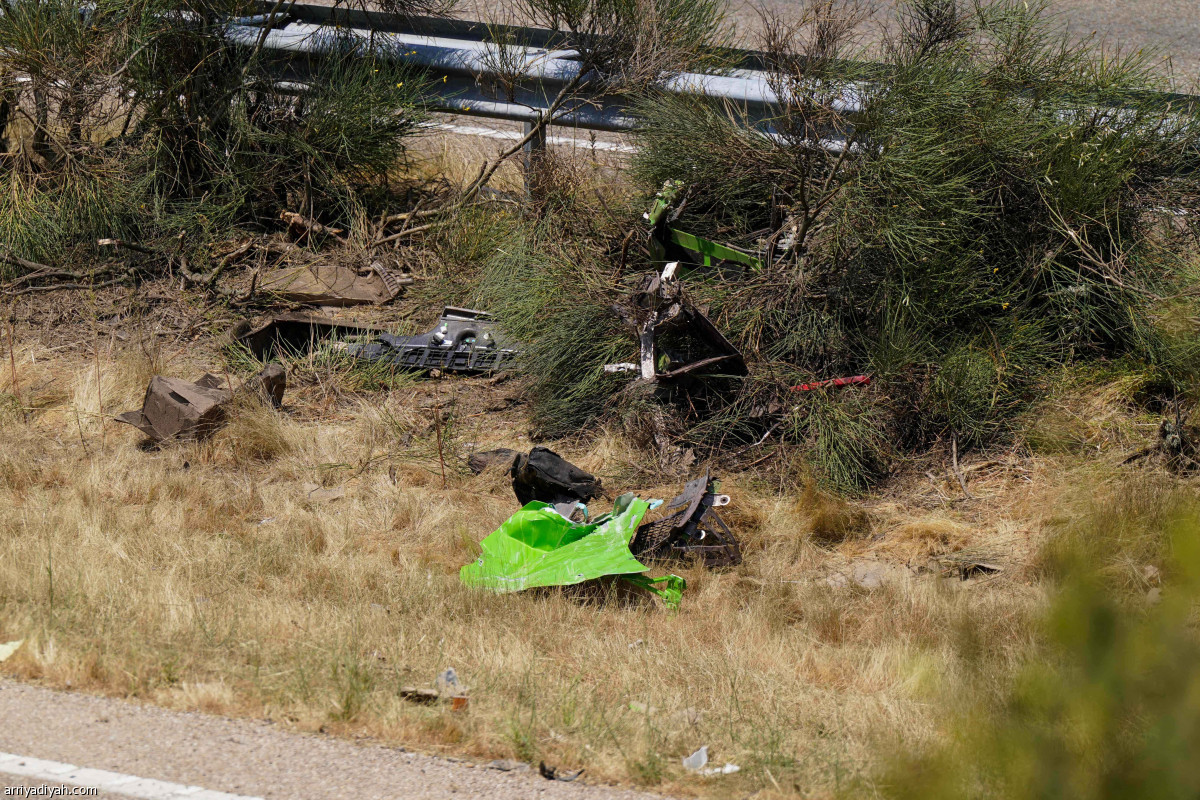 حطام وأحزان