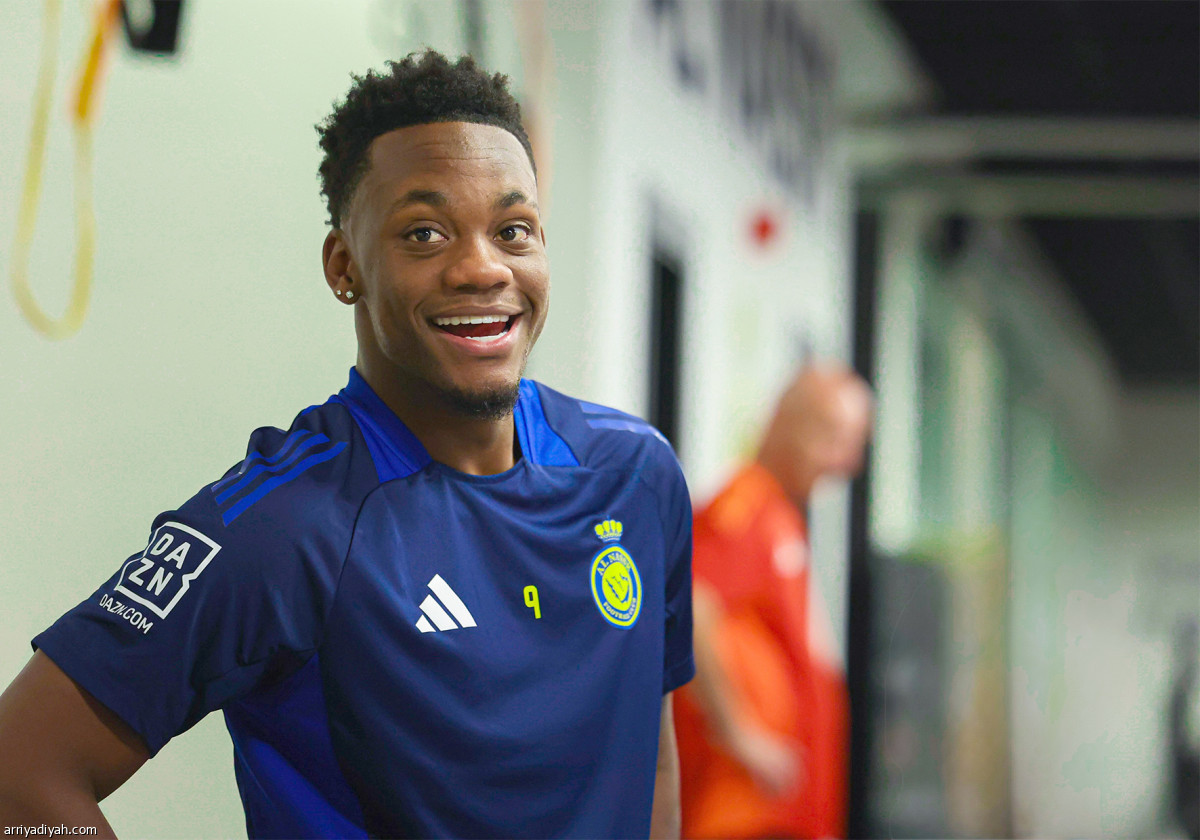 «الأصفر» عاد