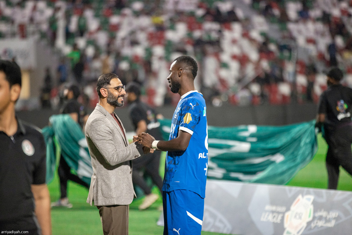 علاقات قديمة