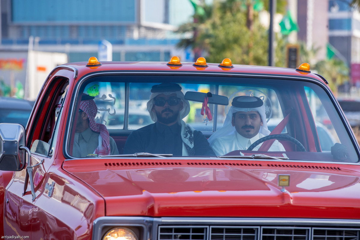 احتفالات.. وأزياء تاريخية