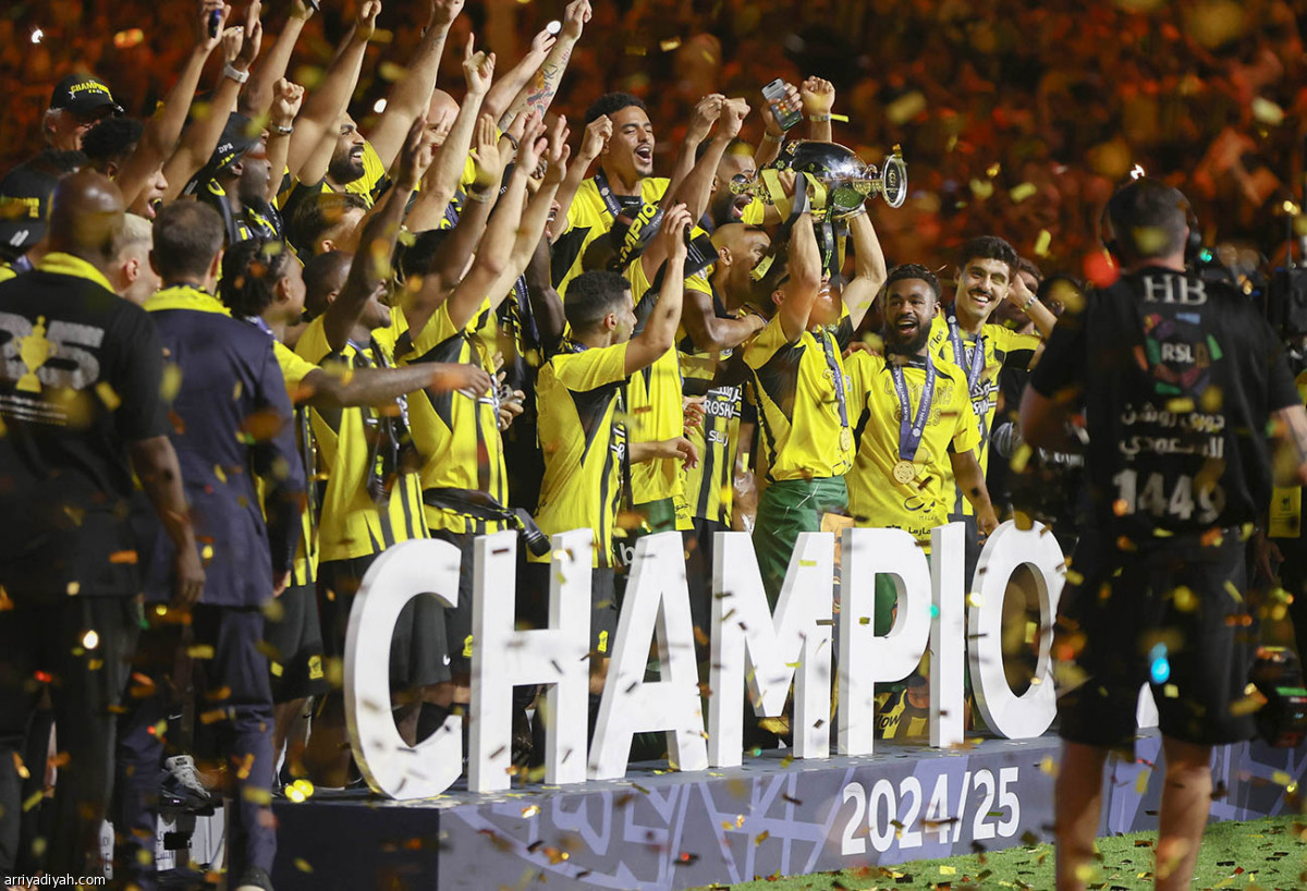 الاتحاد يتوشح الذهب