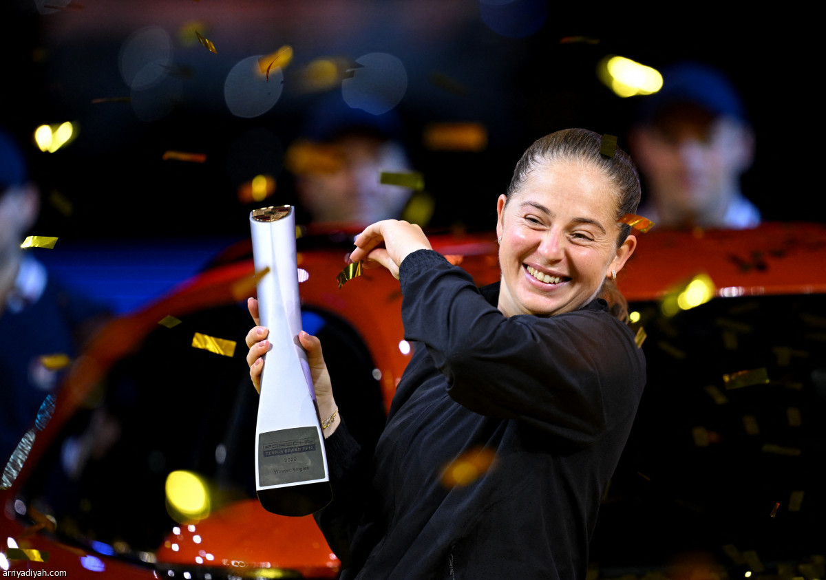 أوستابنكو بطلة «شتوتجارت»