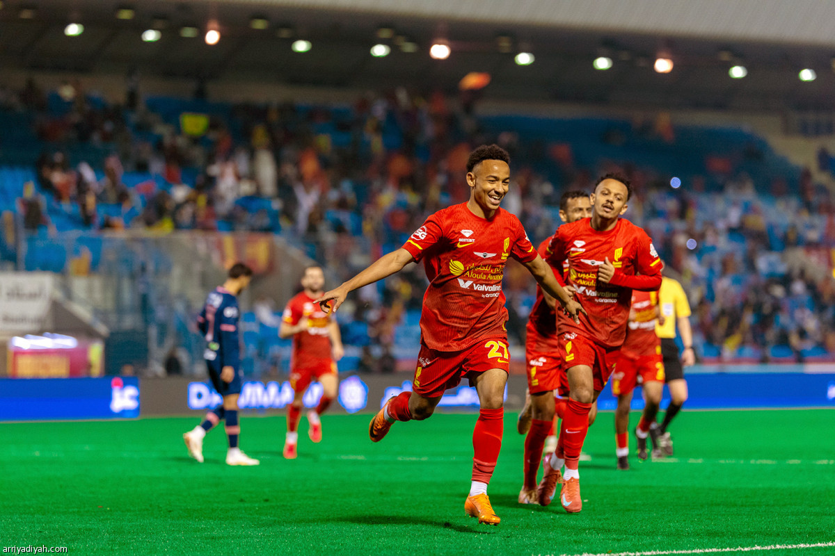 القادسية يستعرض