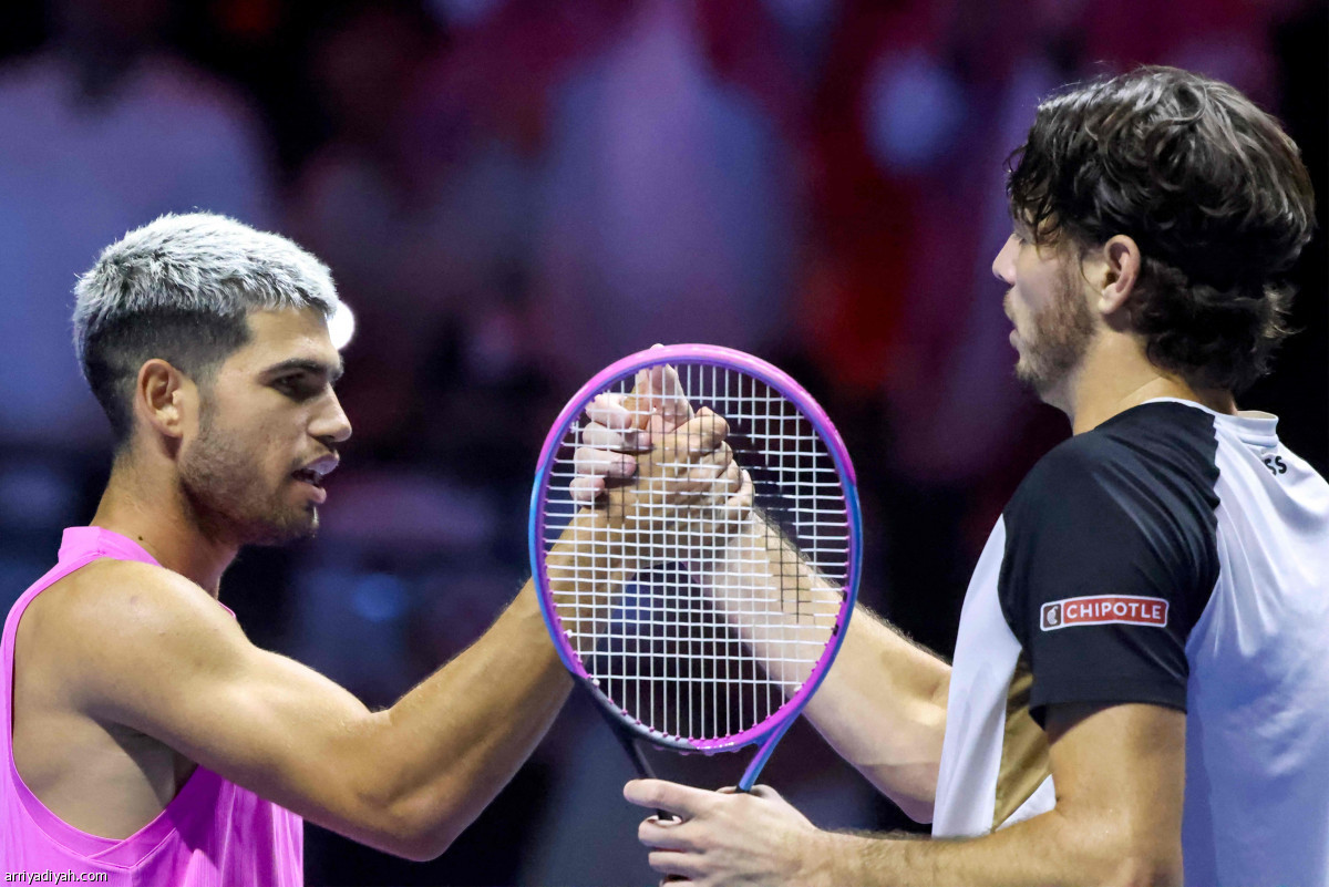 ألكاراز يعبر