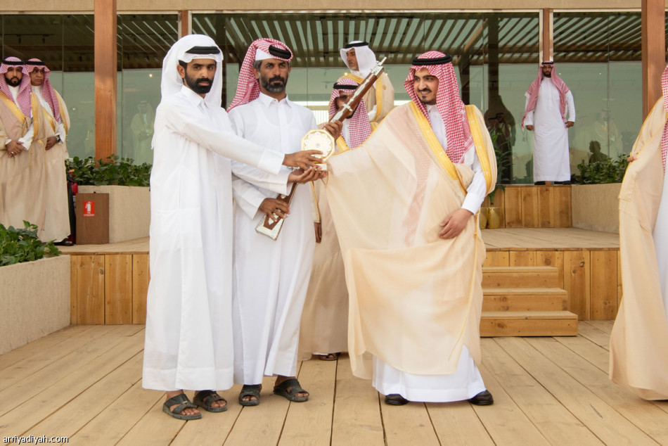 الطائف تزف أبطال الموروث