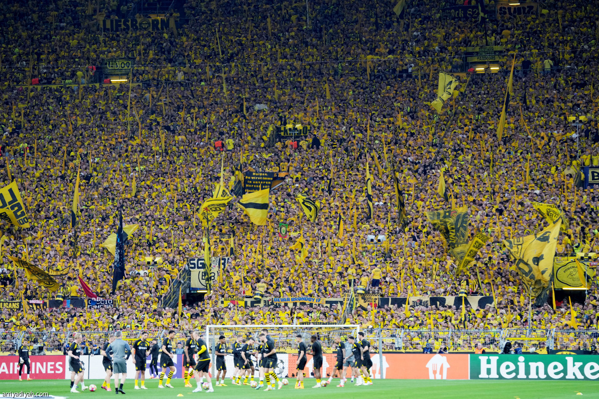 دورتموند يقترب