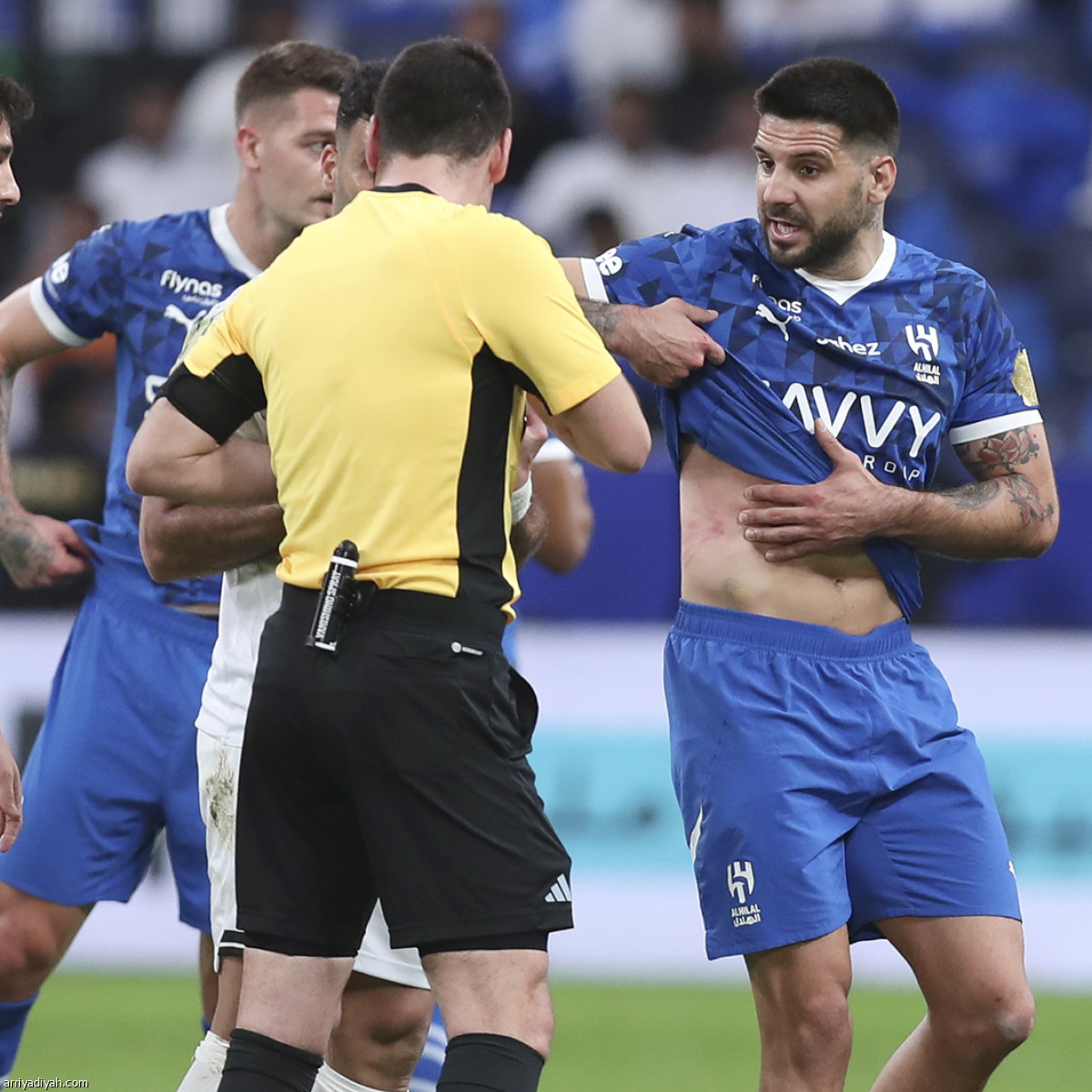 الشباب يعطل الهلال