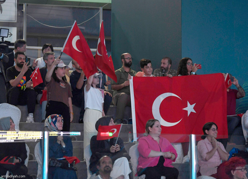 ويرافون يحطم الأرقام..
ويحصد 3 ميداليات